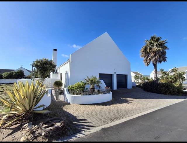 4 BEDROOM HOUSE FOR SALE IN GOLDEN MILE